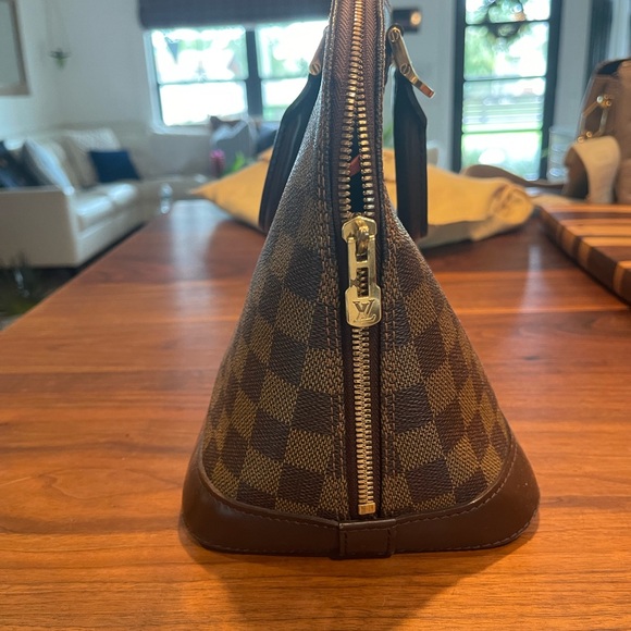 Louis Vuitton “DAMIER EBENE ALMA PM bag! Perfect condition. - Picture 2 of 10